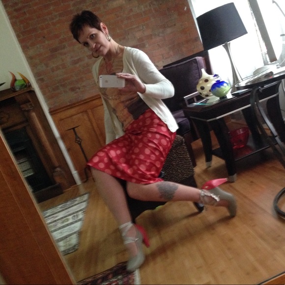 Posh Ambassador - Lynn T. - Picture 2 of 9